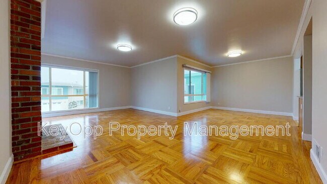 Photo - 31 Crestline Ave
