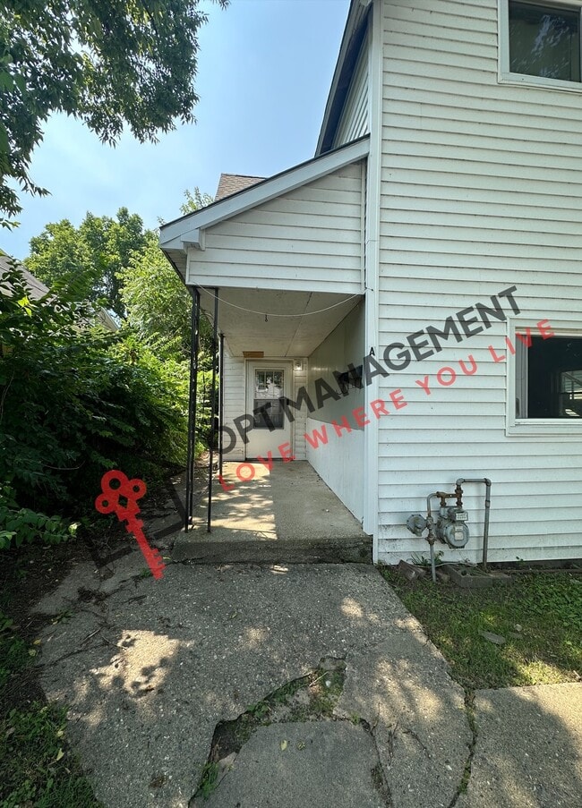 Building Photo - 1509 Cincinnati St Unit 1 Rental