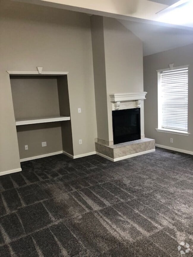 Building Photo - 628 SE Greenridge Ct Rental