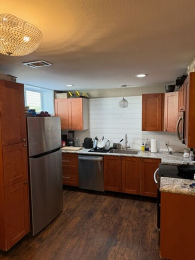 Photo - 2 Bedroom Apartment Near DTSF Unidad 814 1/2 S Main