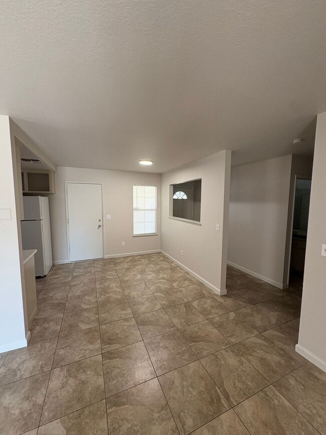Photo - 1148 Gladys Way