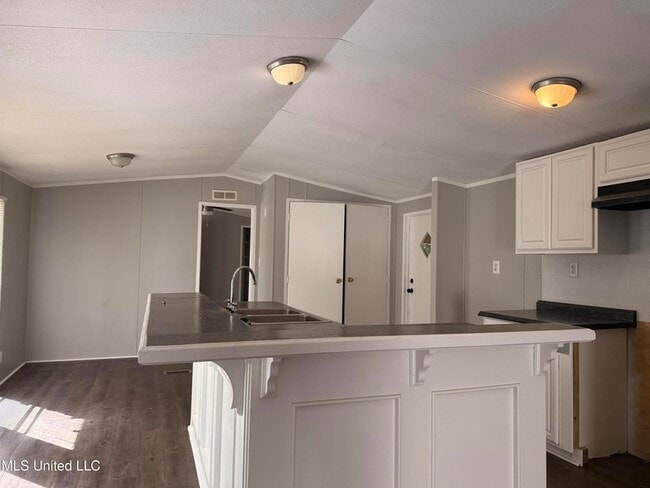 505 Hillview Ct