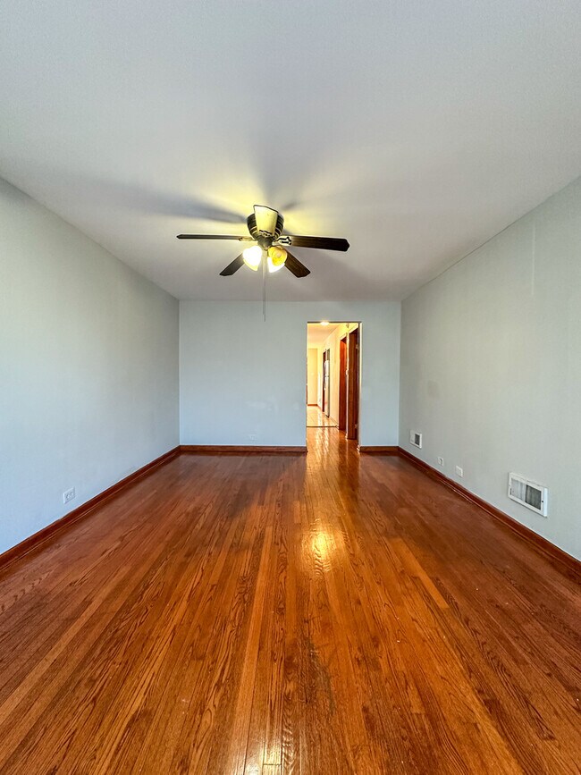 Photo - 8626 S Damen Ave