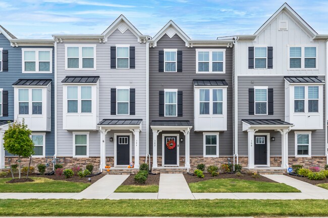 Photo - 302 Lydia St