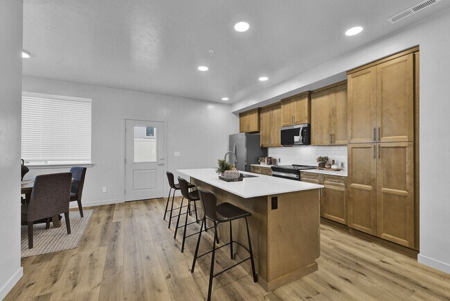 Photo - Brand New,Pre Leasing, August 15,2025: 3 b...