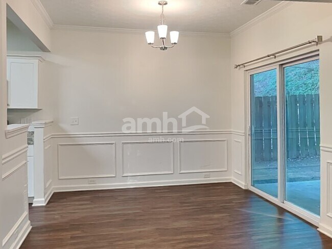 Photo - 4294 Windale Dr NW