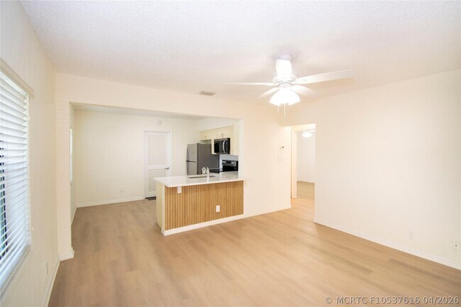 Photo - 2547 Roosevelt St