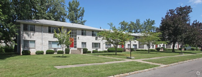 Primary Photo - Village Park Manor