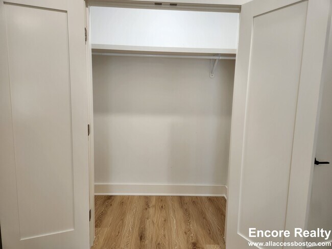 74 Bailey St Unit 69 - #305