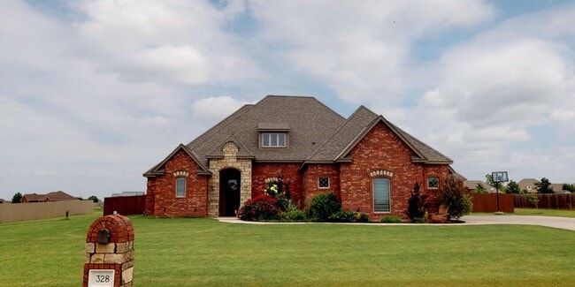Building Photo - 328 Creekside Dr