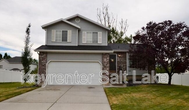 Photo - 1637 N 500 W House