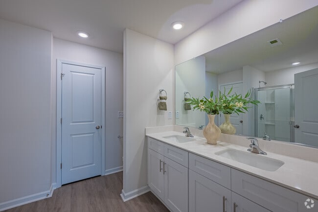 3BR, 2.5BA - 1429SF - Primary Bathroom