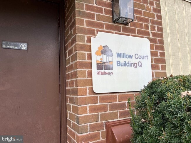 Building Photo - 9921 Bustleton Ave Unit Q-9