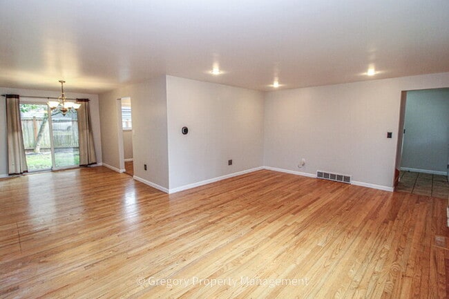 Photo - Charming, Well Maintained 4 Bedroom, 2.5 Bathroom Bothell Area Home in Northshore S.D. Spacious F...