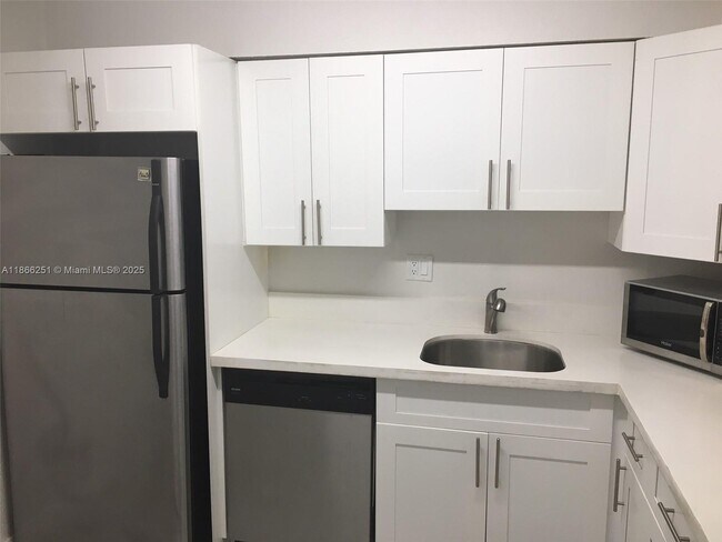 Photo - 5201 Geneva Ct Unit 211