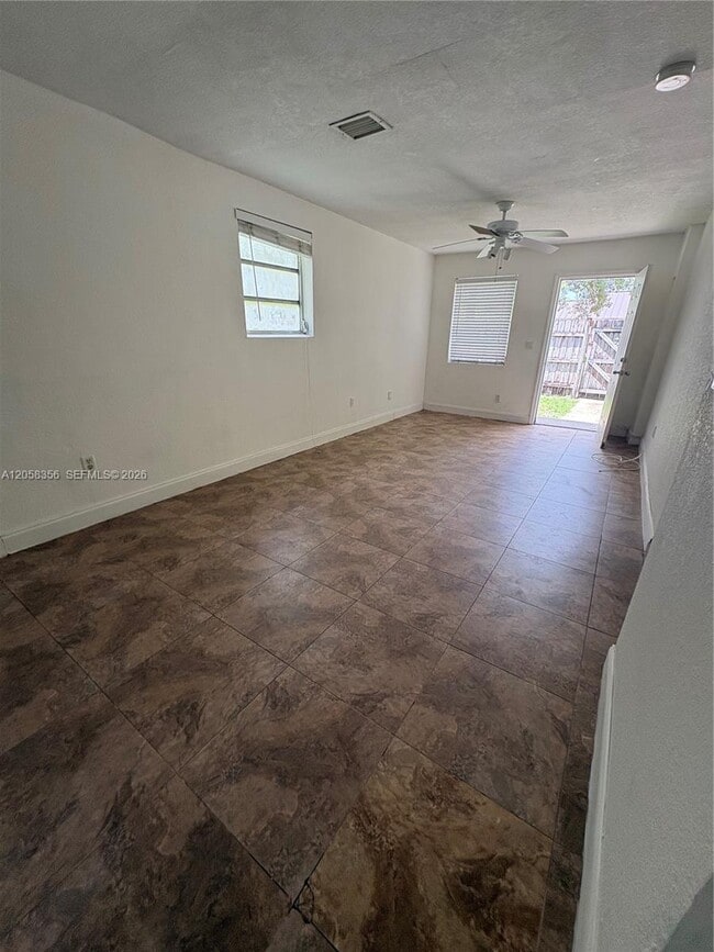410 Pinecrest Dr Unit 2