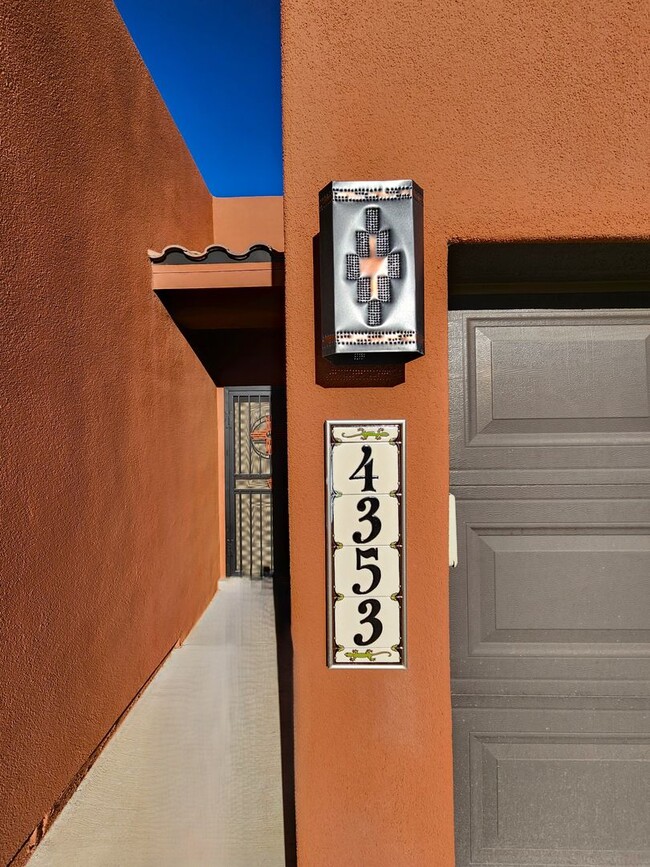Photo - 4353 Malaga St