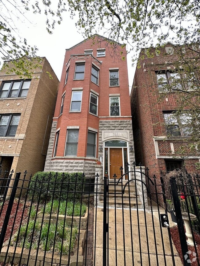 Building Photo - 911 W Wrightwood Ave Unit 2 Rental