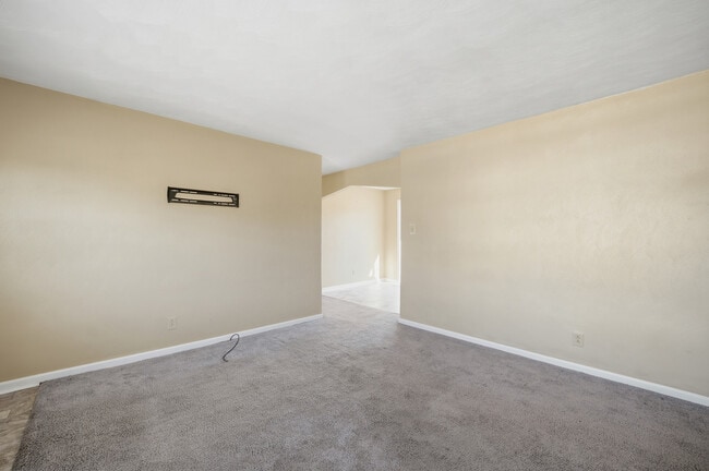 Photo - 9522 6th Bay St