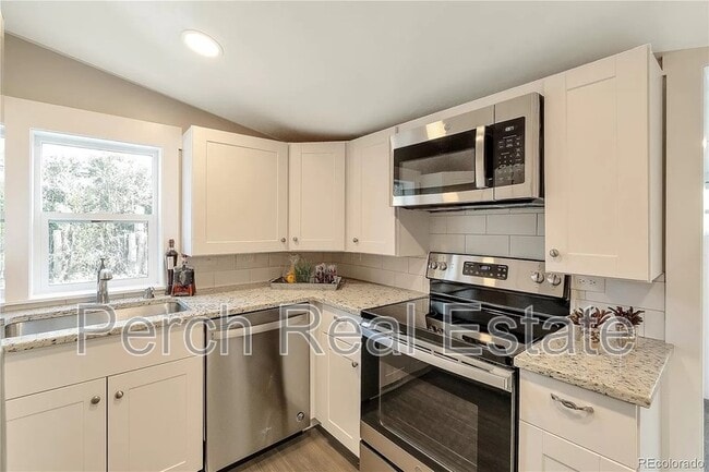 Photo - 2868 Benton St