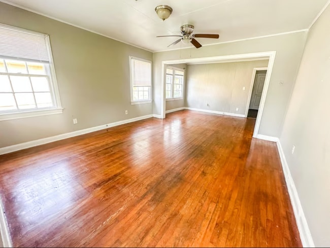 Photo - 5070 Wilshire St