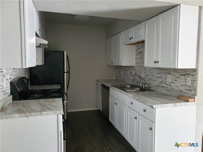 Photo - 300 N Milam St Unit 2