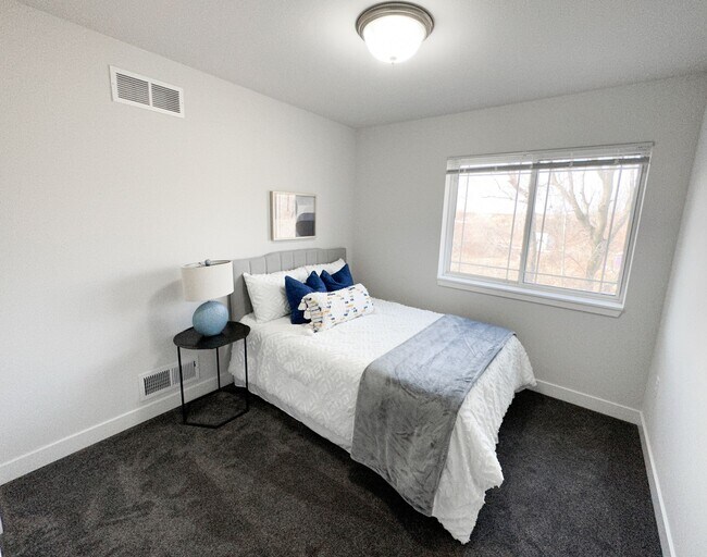 Photo - 2 Bed / 2.5 Bath Townhome for rent in Cott...