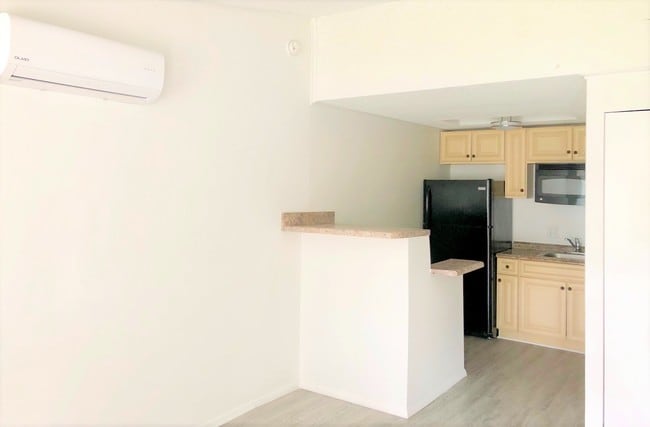 Photo - Willow Way Apartments