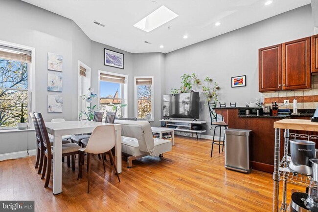 Building Photo - 1312 Euclid St NW Rental