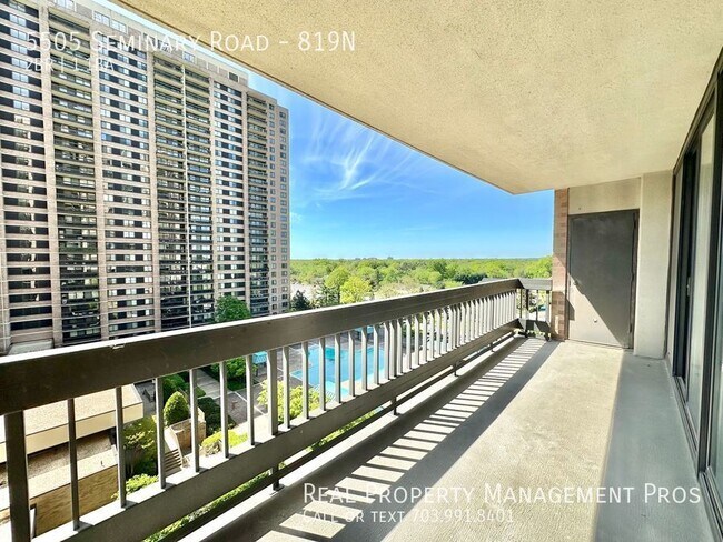Photo - Stunning, Stylish Skyline Square Condo! Unit 819N
