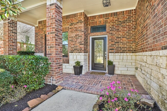 Photo - 16942 Lake Willowby Ln