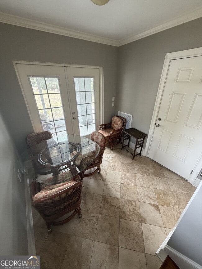 Photo - 102 Riverfront Cir