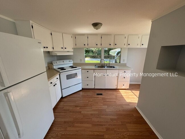 Building Photo - 21364 Canal Dr