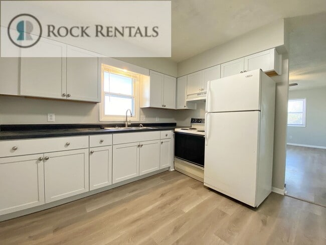 Photo - 1101 N Baker St Unit 1101 N Baker