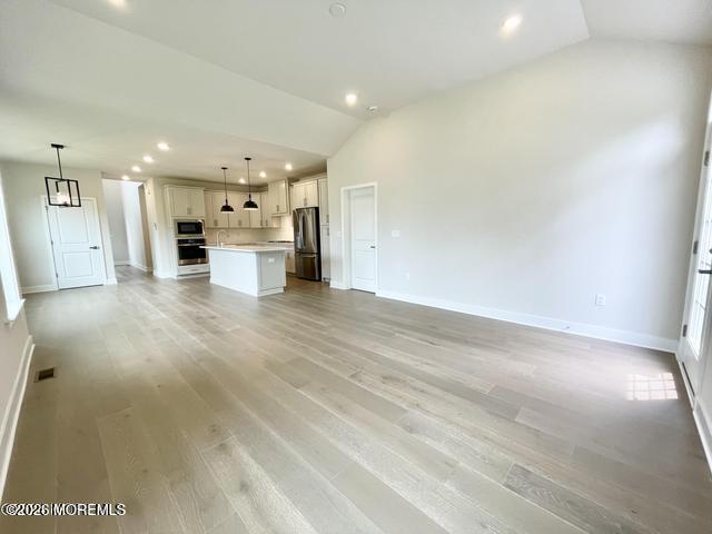 1 Beach Ct
