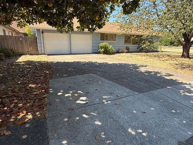 Photo - 1670 Escalante St