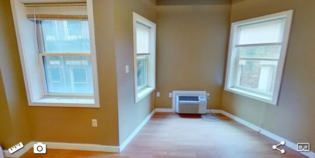 Building Photo - 461 Park Dr