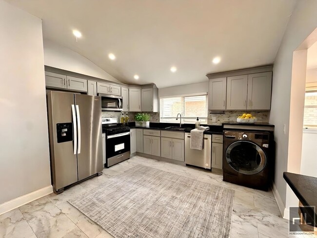 Photo - JEFFERSON AVENUE Unit 2