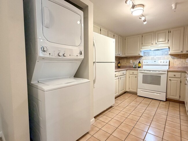 Photo - 12233 W Cross Dr Unit 208