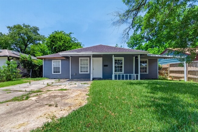 Building Photo - 3031 Groton Dr