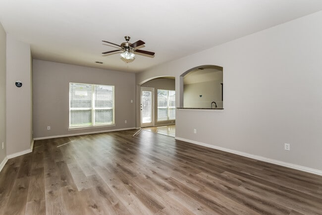 Photo - 122 Hamilton Dr