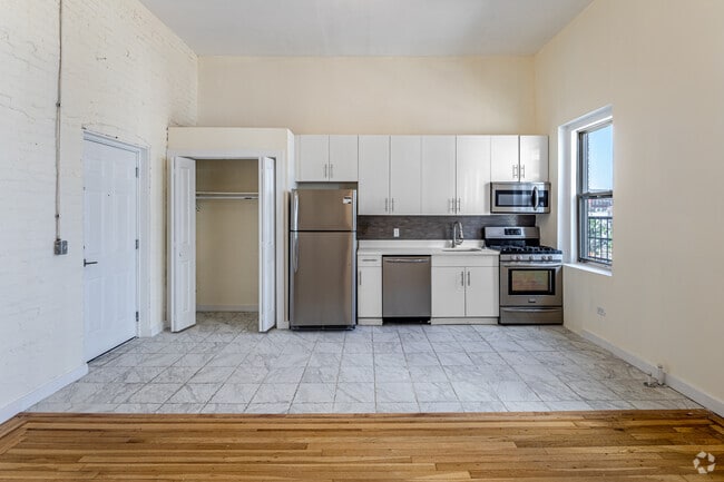 1BA, 1BR - 545 SF - Kitchen/Dining Room
