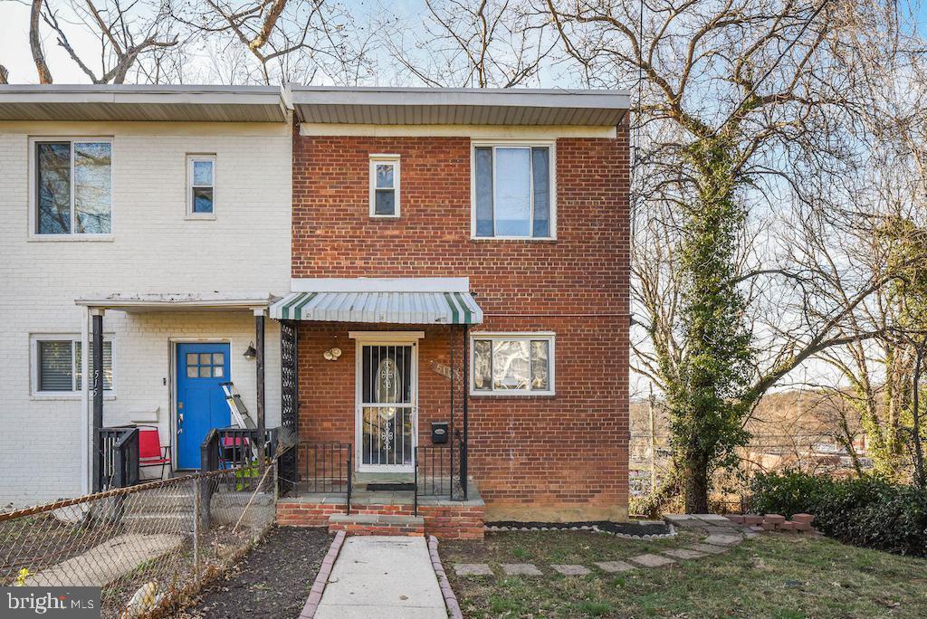 Photo - 513 Hilltop Terrace SE
