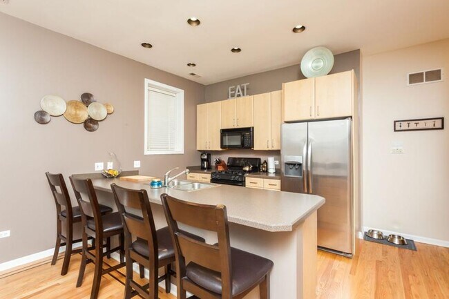 Photo - 2 bedroom in Chicago IL 60613 Unit GS