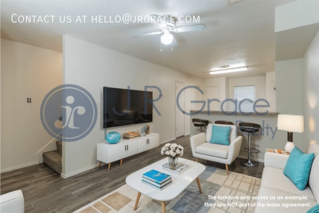 Photo - 112 E 3rd St Unidad L