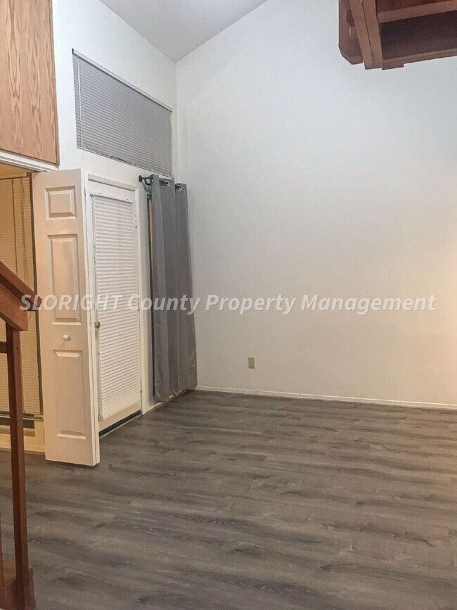 AVAILABLE NOW - 2 Bedroom plus den and loft / 2 Bathroom Condo on East Foothill in SLO