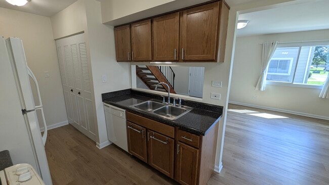 Photo - 10S442 Echo Ln