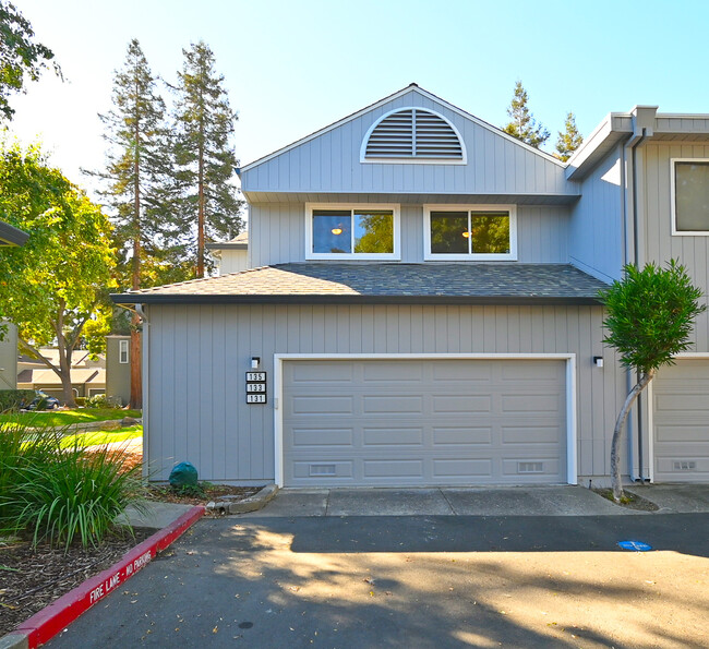 Photo - 135 Glenbridge Ct Townhome