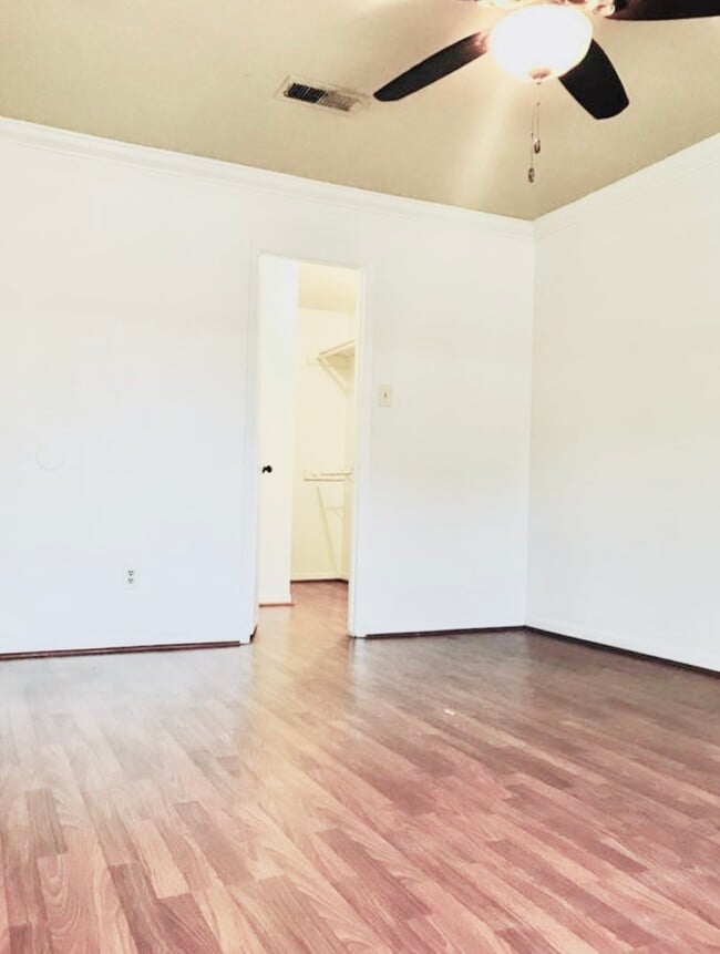 Photo - 5329 Lost Forest Dr Unit 5329