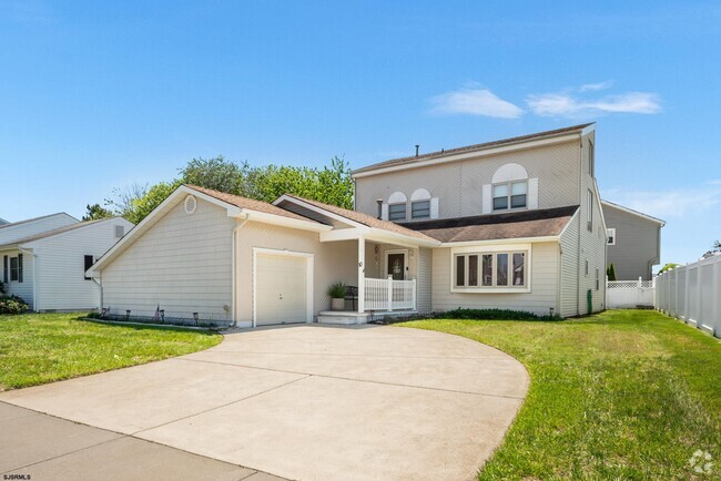 Building Photo - 10 Explorer Rd Rental